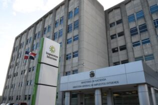 Prohiben pago cash inmuebles y vehículos desde RD$250 mil