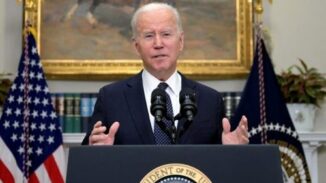 Joe Biden eleva el tono contra Putin; le llama “dictador asesino”