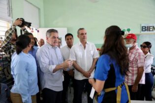 LA VEGA: Abinader inicia jornada de inclusión social “Primero Tú”