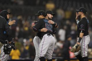 Sobrino de A-Rod pega jonrón en debut; Marlins ganan a Padres