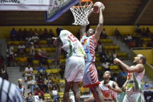 Quisqueya y Consuelo triunfan en el baloncesto superior de SPM