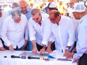 Luego de 22 años de espera Presidente Abinader inicia plan de asfaltado en Los Prados del Sur, Cienfuegos