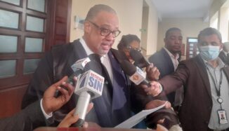 Denuncian abusos y persecusión del superintendente electricidad