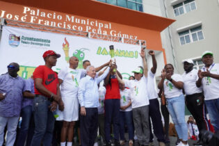 Encienden la Antorcha de los III Juegos Deportivos de Santo Domingo Este