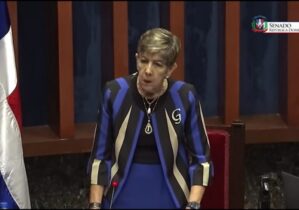 Ginnette Bournigal a Yván Lorenzo «Si usted tiene algo contra algún funcionario, no venga a esconderse aquí, vaya sometalo