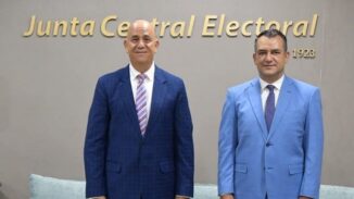 De León pide presidente de JCE proteger credibilidad y confianza