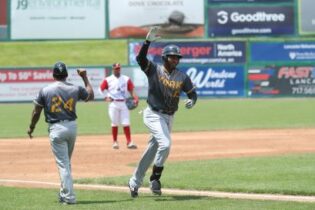 Carlos Franco pega grand slam y se destaca en Liga Independiente
