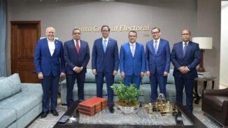 Sigmund Freund visita la JCE como nuevo delegado político del PRM