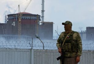 Ucrania acusa Rusia de convertir central Zaporiyia en base militar