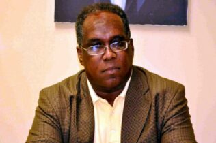 Historiador advierte crisis en Haití perjudica el turismo dominicano