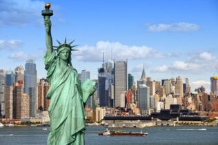 Banreservas abrirá en octubre su oficina en Madrid; después en Nueva York y Miami