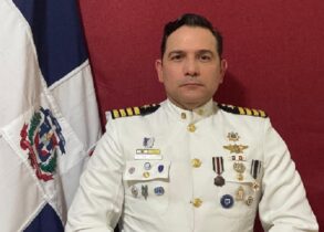 Afirma incumplen sentencia de TC ordenó su reintegro en la Armada