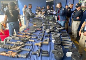 Policía de Puerto Rico ocupa el arsenal de armas más grande de esta década