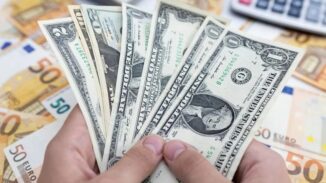 El euro vuelve caer por debajo del dólar ante temor crisis energética