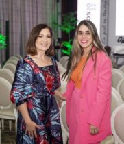 Un encuentro entre dermatólogos para compartir experiencias
