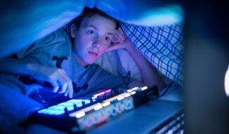 Adolescentes duermen menos 8 horas tiene mas riesgo sobrepeso