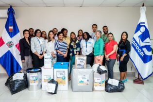 Recolectan tapitas plásticas para ayudar a los niños con Cáncer
