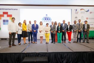 Plan Mi Vivienda y Dominicana se Reconstruye son parte de modelo de desarrollo urbano en el país, asegura vicepresidenta