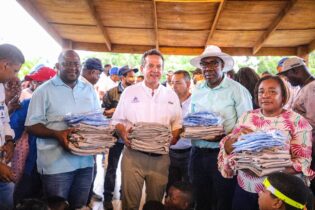 Bisonó encabeza jornada solidaria en Villa Hermosa por huracán Fiona