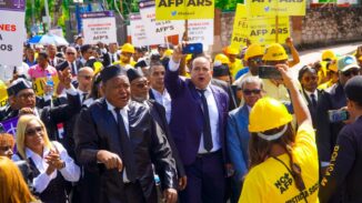 Abogados marchan en demanda de pensiones y seguro de salud establecidos en Ley de Seguridad Social
