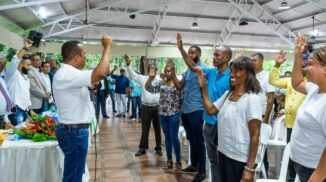 Partido País Posible juramenta nuevos miembros Los Alcarrizos