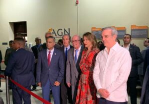 Abinader encabeza inauguración de Feria del Libro de la Historia Dominicana