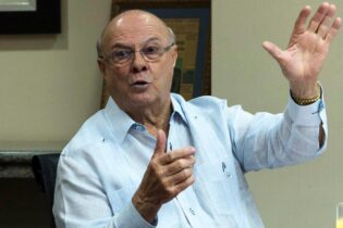 Hipólito dice Abel Martínez tiene un pasado que se conocerá