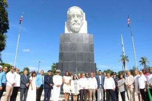 Alcalde Manuel Jiménez anuncia la compra de 24 camiones compactadores para recogida de desechos en Circunscripción