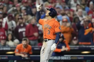 Verlander y Jeremy Peña ponen a Astros a un triunfo del título