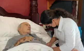 Encuentran a Andrés García tirado en su casa, necesita oxígeno para respirar