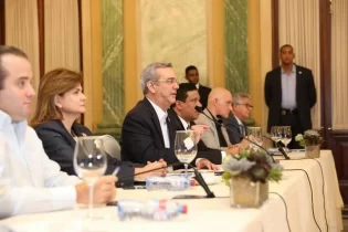 Lanzan plataforma para contrataciones públicas