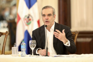 Presidente Abinader designa a Francisco Torres como superintendente de Pensiones