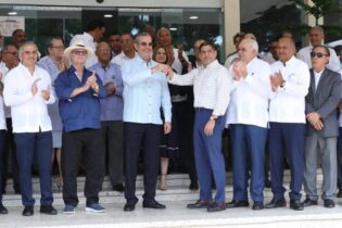 Presidente Abinader entrega 235 máquinas a Ministerio Agricultura