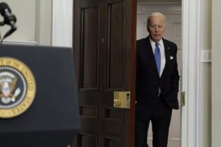 EU: Mayoría no quiere Biden se presente a un segundo mandato