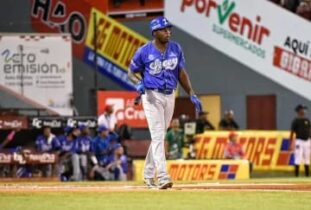 Licey gana cuarto juego en línea; Aquino conectó dos jonrones