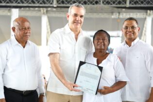 Gobierno ha entregado 46,798 títulos de propiedad a familias de escasos recursos