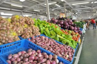 Comerciantes reportan una disminución en los precios de alimentos de la canasta básica en RD