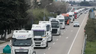 Comienza la huelga indefinida del transporte que podría costar 600 millones de euros al día