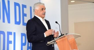 Vargas llama celebrar festividades con mucha prudencia y en familia