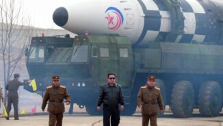 COREA DEL NORTE: Lanzan dos misiles en ensayos