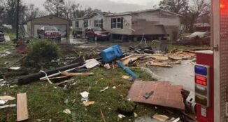 EEUU: Al menos 3 muertos y varios heridos por estragos tornados