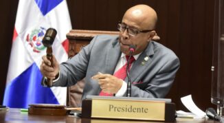 Aprueban ley que permitirá a PE emitir RD$363,000 MM de deuda
