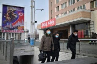 COREA DEL NORTE: Ordena confinamiento en capital del país por «mal respiratorio»