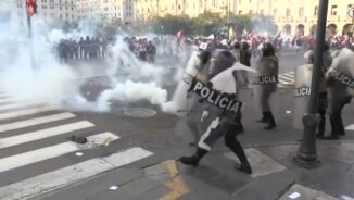 PERÚ: Violentos enfrentamientos luego petición «tregua nacional»