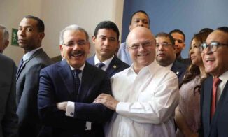 Hipólito Mejía visita a Danilo Medina por motivo a Año Nuevo