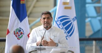Ministro atribuye alza en precio plátano a un tornado y a Fiona