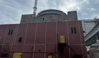 UCRANIA: Informan explosiones en exteriores de central nuclear