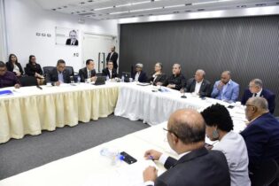 Pacheco dice legisladores buscan automatizar conteo de votos