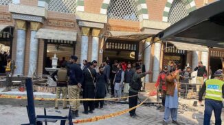 PAKISTÁN: Mueren 28 personas en un atentado contra una mezquita