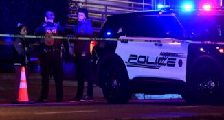 LOS ÁNGELES: Tiroteo deja al menos 10 muertos y diez heridos